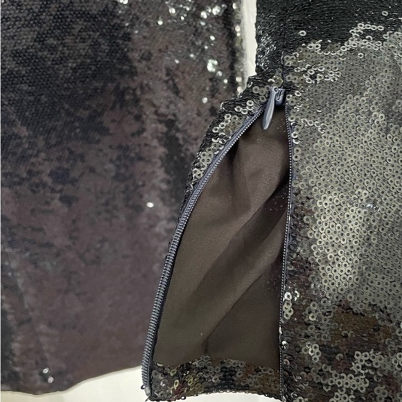 DVF - Picture 3 of 3